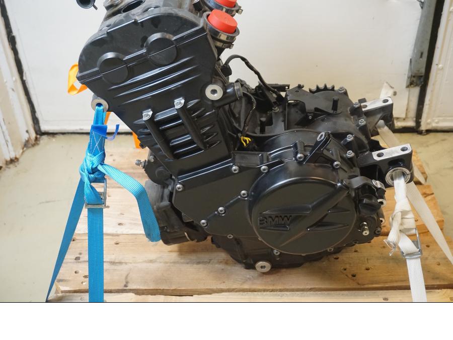 Extrabild2 på Motor från en BMW F 800 R -2018 motorcykel.