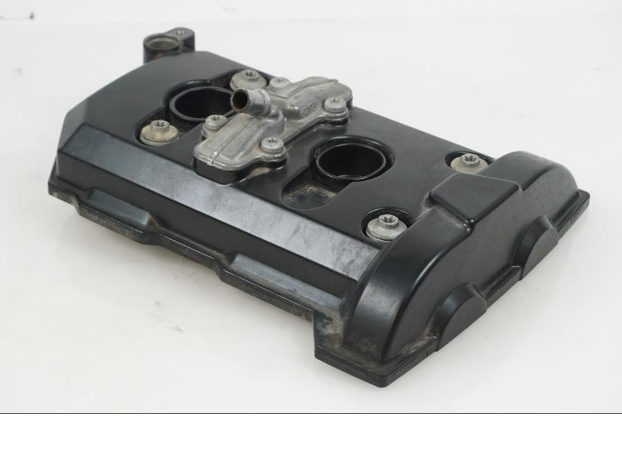 Framsidan på Ventilkåpa från en BMW F 800 GS -2017 motorcykel.