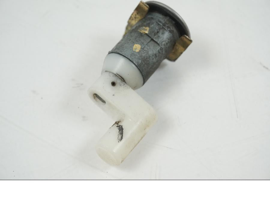 Vänster sida på Låssats från en Honda CBR 125 R -2006 motorcykel.