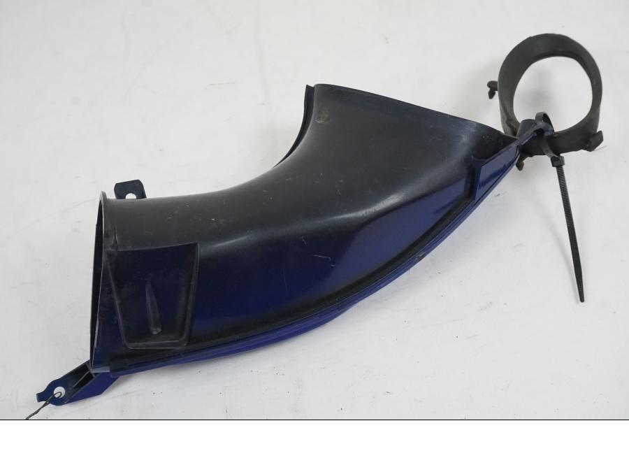 Höger sida på Luftburksnorkel från en Yamaha YZF 1000 R1 -2007 motorcykel.