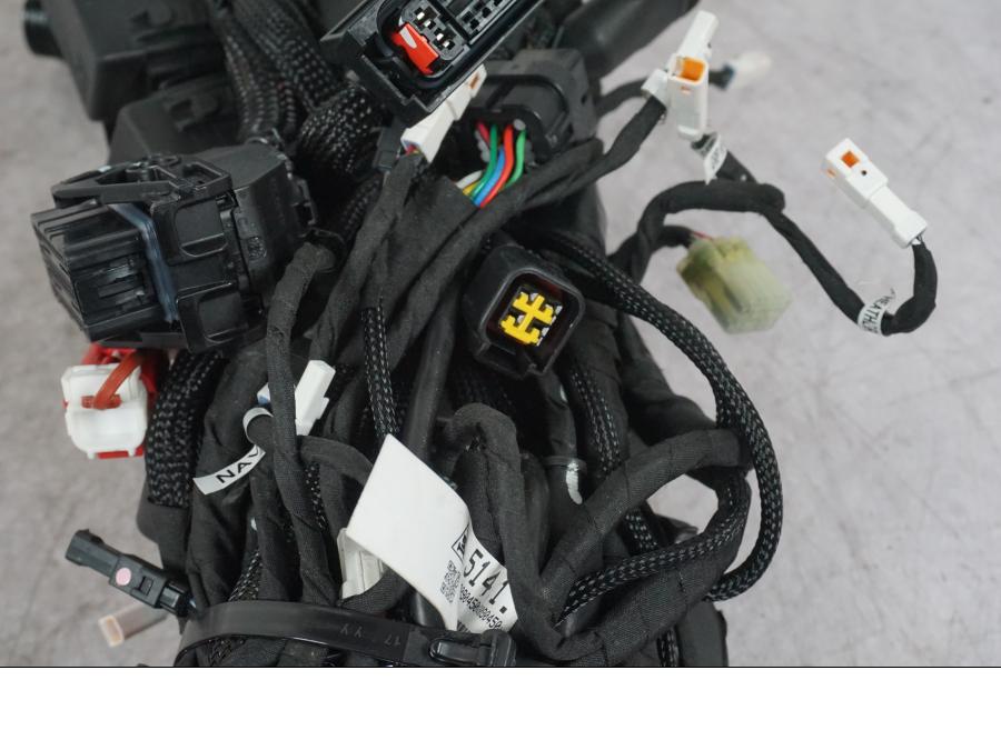 Vänster sida på Kabelstam från en Ducati Multistrada V4 -2024 motorcykel.