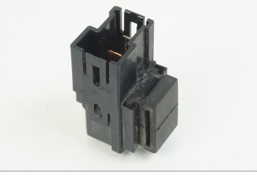 Höger sida på Relä från en Yamaha XT 660 X -2005 motorcykel.