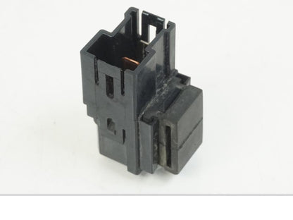 Höger sida på Relä från en Yamaha XT 660 X -2005 motorcykel.