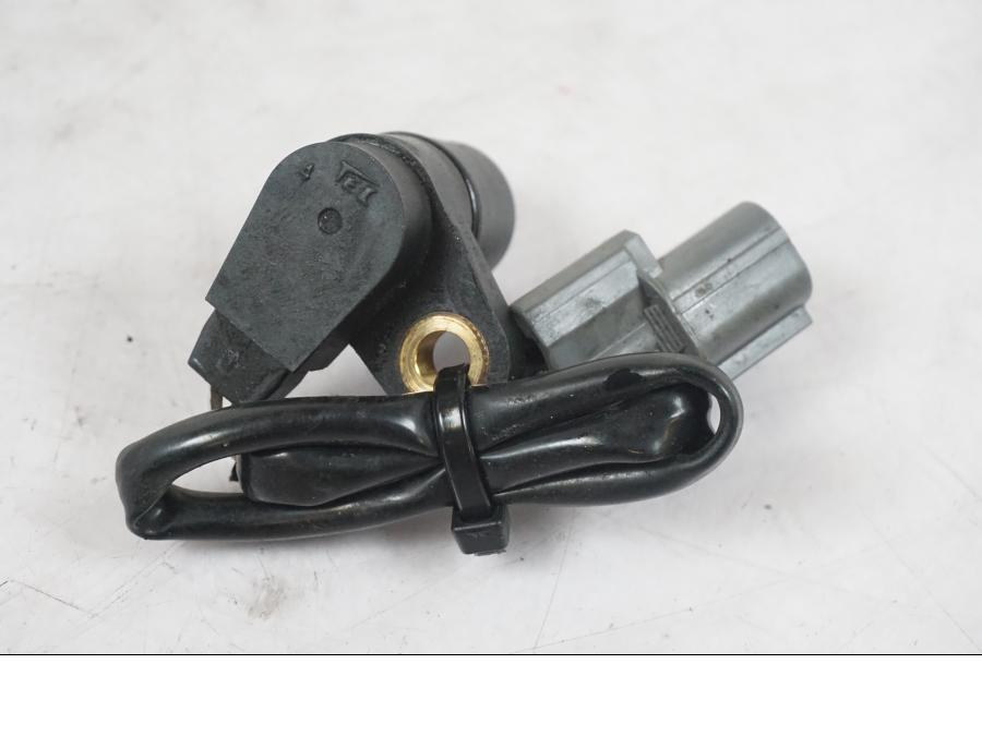 Snett uppifrån på Kamaxelgivare från en Kawasaki ZZ-R 1400 -2009 motorcykel.