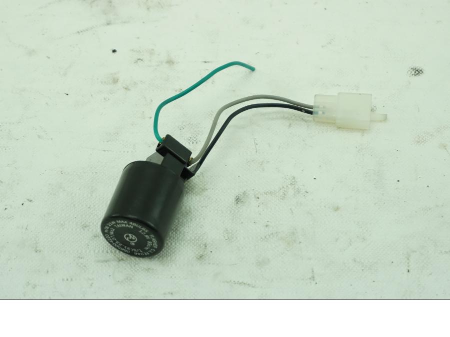 Framsidan på Blinkersrelä från en Kawasaki ZX-6R -2004 motorcykel.