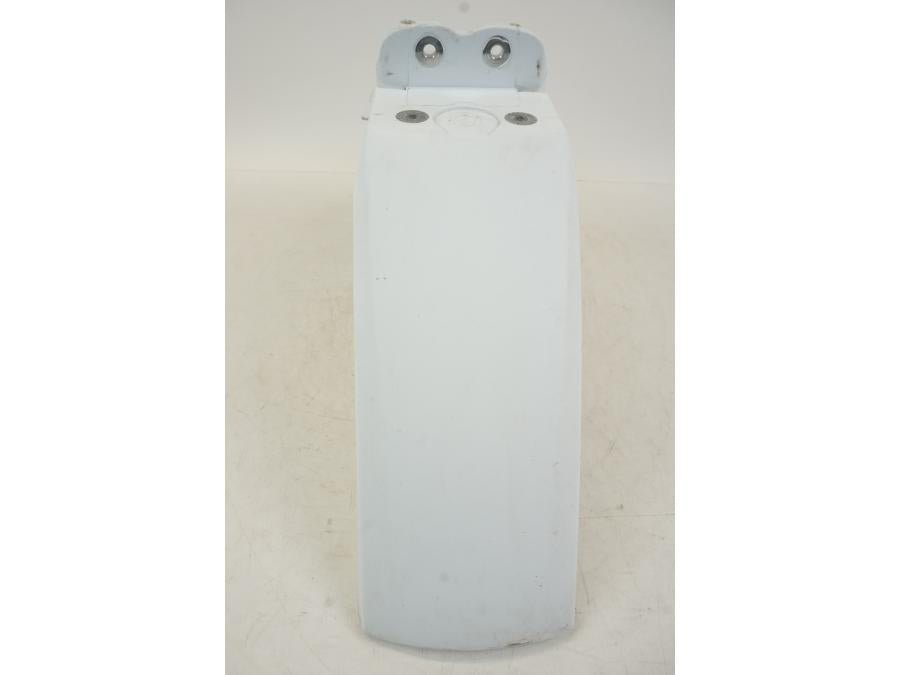 Snett nerifrån på Framskärm från en Husqvarna 701 Supermoto -2020 motorcykel.