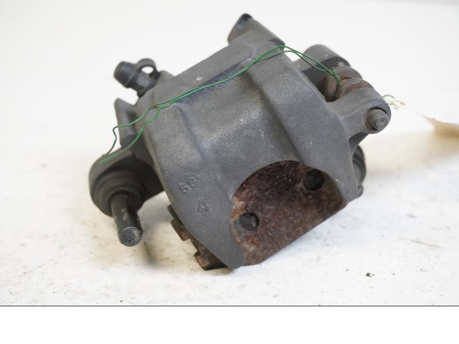 Baksidan på Bromsok från en Honda CBR 900 RR -1996 motorcykel.