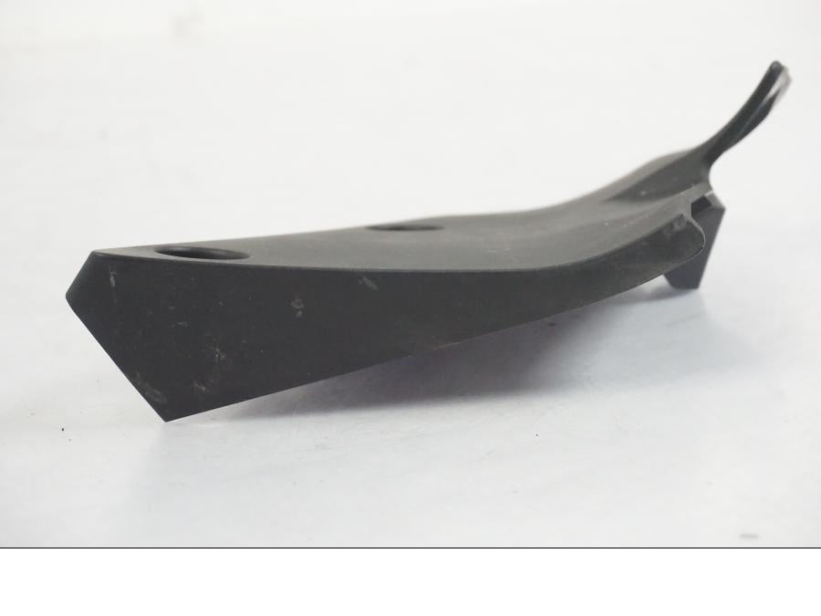 Baksidan på Sidkåpa innerplast från en KTM 390 Adventure -2021 motorcykel.