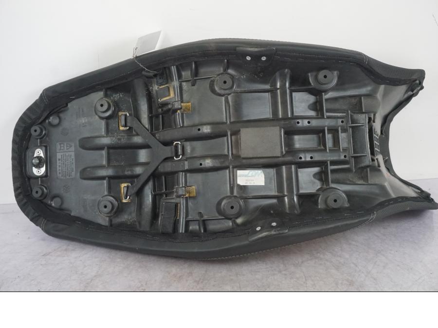 Extrabild3 på Sadel från en Triumph Tiger -2009 motorcykel.