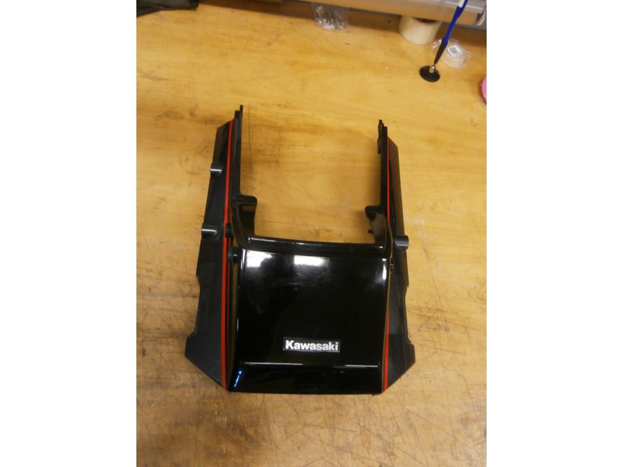 Höger sida på Bakvinge från en Kawasaki GPZ 900 -1988 motorcykel.
