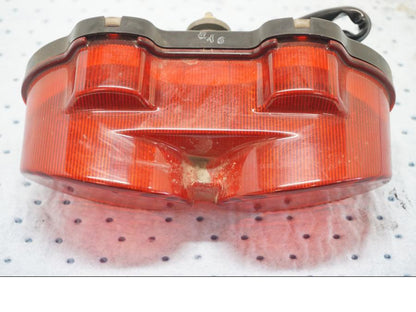 Framsidan på Baklampa från en Kawasaki ZX-6R -2000 motorcykel.