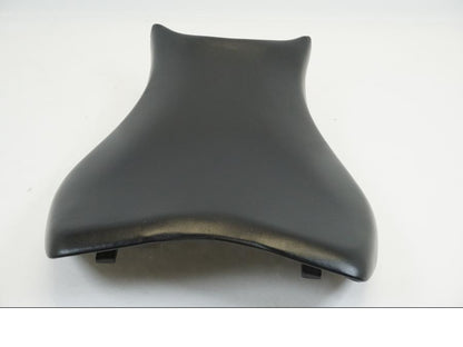 Höger sida på Sadel från en Honda CBR 1000 RR -2010 motorcykel.