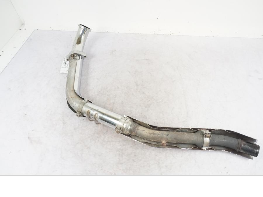 Vänster sida på Grenrör från en Suzuki VZ 800 -1997 motorcykel.