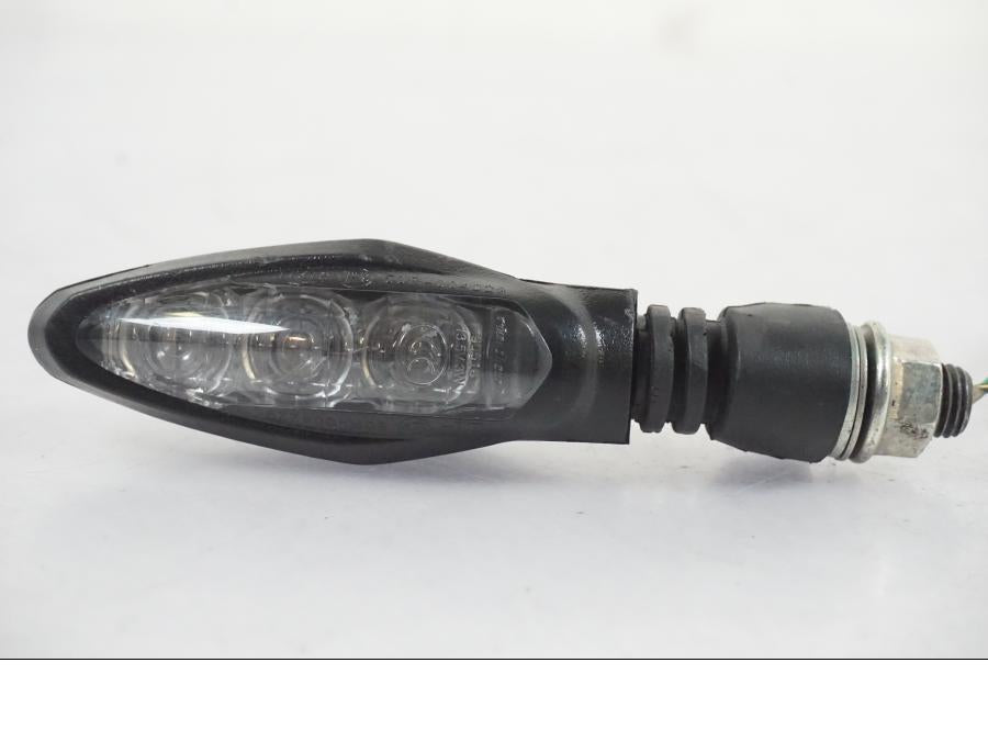 Baksidan på Blinkers LED från en KTM 390 Adventure -2021 motorcykel.