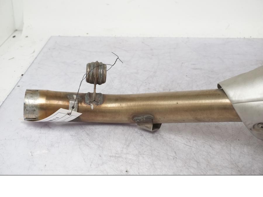 Snett uppifrån på Ljuddämpare från en BMW K 1600 -2012 motorcykel.