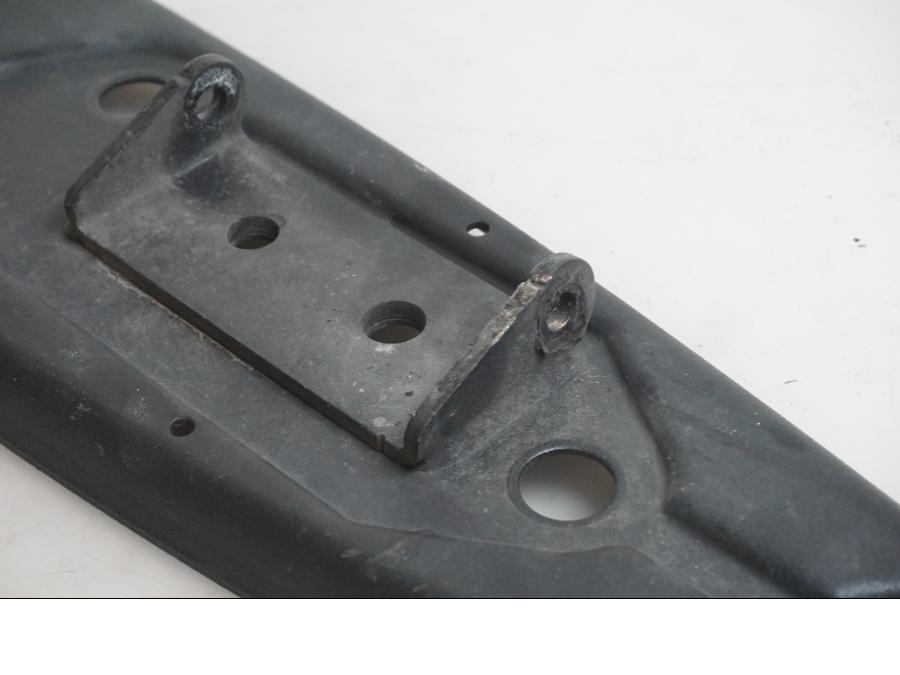 Höger sida på Fotpinneplatta från en Indian Chieftain Dark Horse -2019 motorcykel.