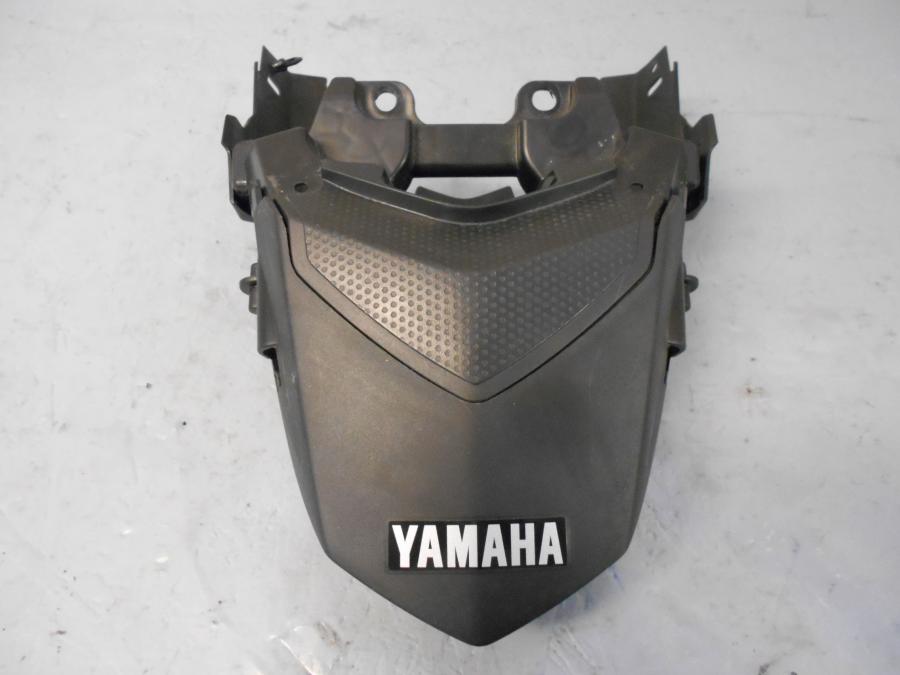 Framsidan på Bakvinge från en Yamaha YS 125 -2017 motorcykel.