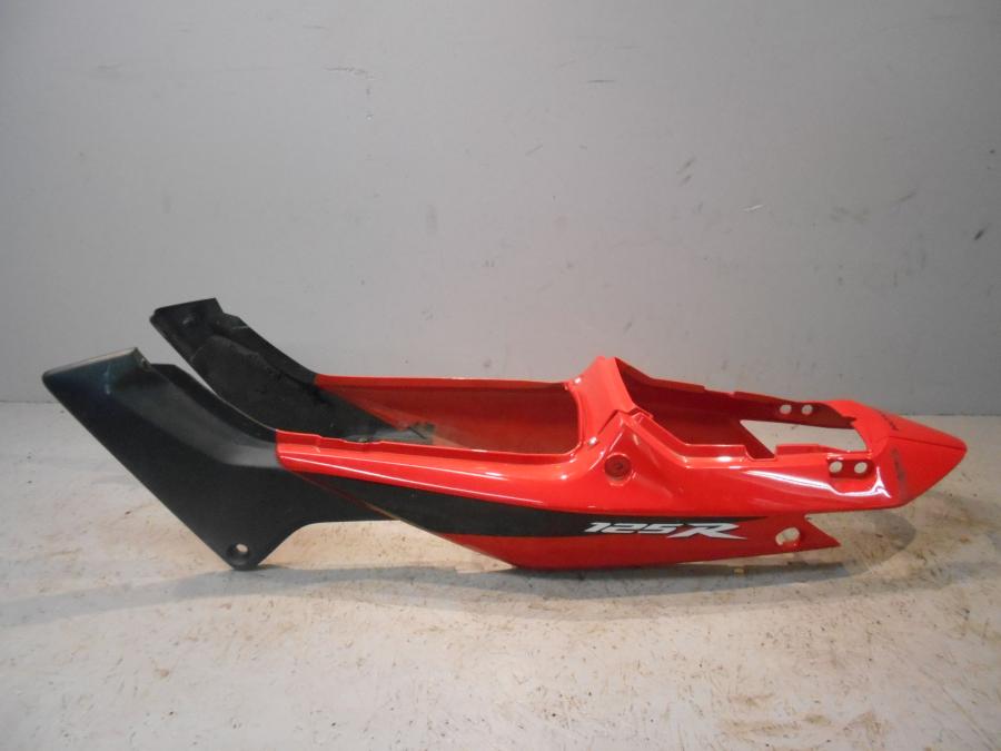 Baksidan på Bakvinge från en Honda CBR 125 R -2007 motorcykel.