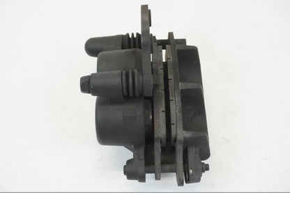 Snett nerifrån på Bromsok från en Kawasaki ER-6F -2016 motorcykel.