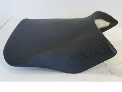 Baksidan på Sadel från en Yamaha YZF 1000 R -1997 motorcykel.