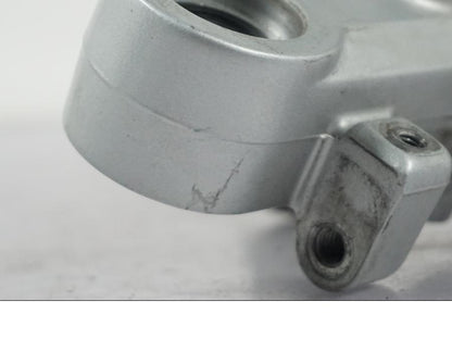 Snett uppifrån på Gaffelkrona från en BMW R 1200 R -2007 motorcykel.