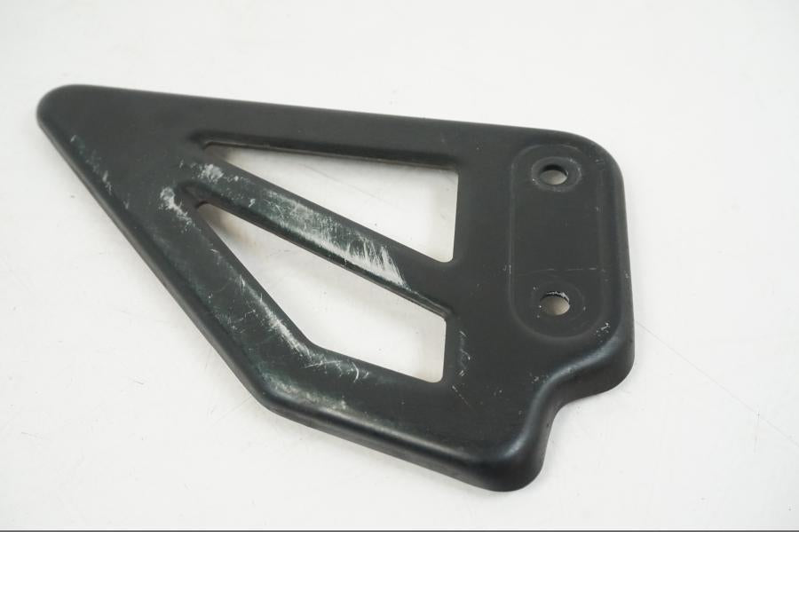 Höger sida på Fotpinnehälskydd från en Suzuki GSX-R 750 -2001 motorcykel.