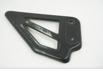Höger sida på Fotpinnehälskydd från en Suzuki GSX-R 750 -2001 motorcykel.