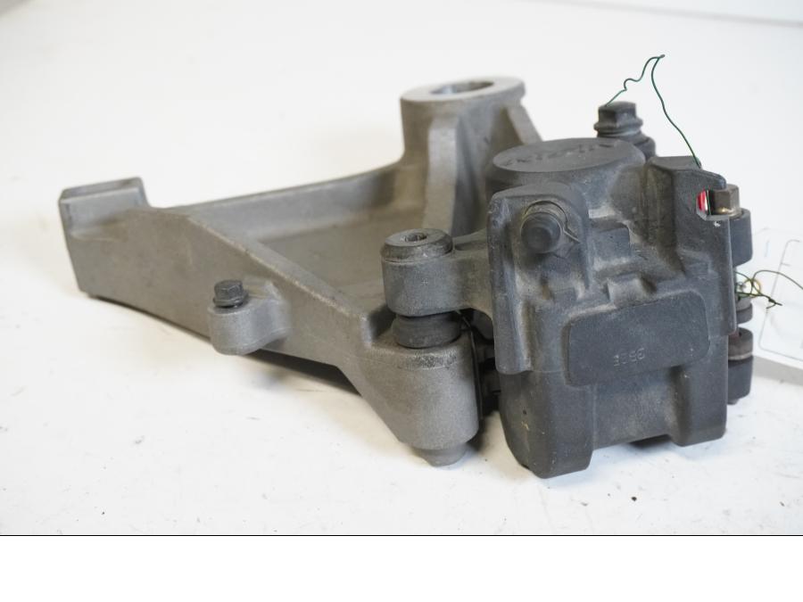 Baksidan på Bromsok från en Honda CB 1300 F -2003 motorcykel.