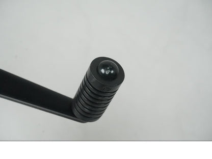 Snett uppifrån på Bromspedal från en Yamaha Tracer 700 GT -2024 motorcykel.