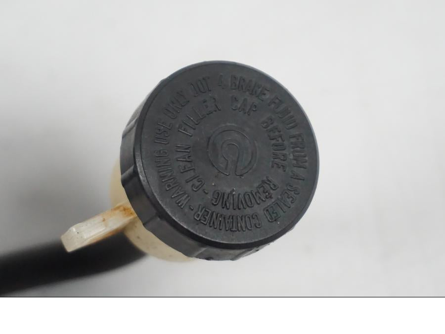 Extrabild1 på Bromsvätskebehållare från en BMW F 650 CS -2002 motorcykel.