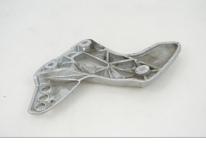 Höger sida på Fotpinnefäste från en BMW F 650 -1998 motorcykel.