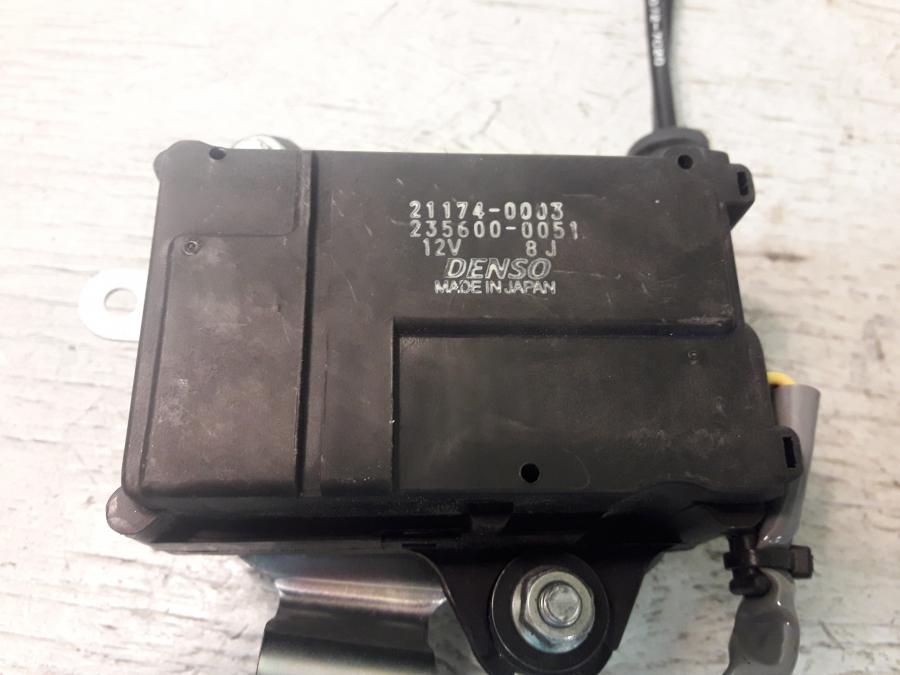 Baksidan på Avgasspjällmotor från en Kawasaki ZX-6R -2008 motorcykel.