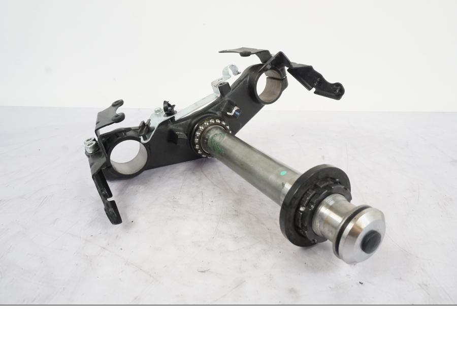 Framsidan på Gaffelkrona från en Kawasaki ER-6N -2012 motorcykel.