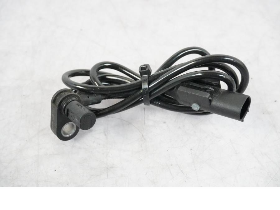 Baksidan på ABS givare från en BMW R 1250 GSA -2021 motorcykel.