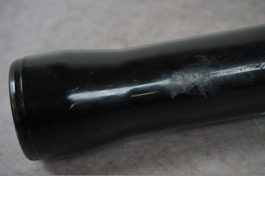 Snett nerifrån på Gaffelben från en H-D Dyna Fat Bob FXDF -2010 motorcykel.