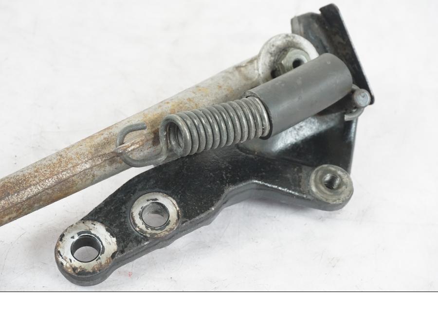 Baksidan på Sidostöd från en Honda CBR 1000 F -1989 motorcykel.