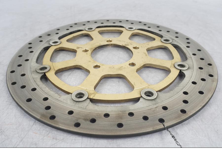 Snett uppifrån på Bromsskiva från en Suzuki GSX 1300 RX -1999 motorcykel.