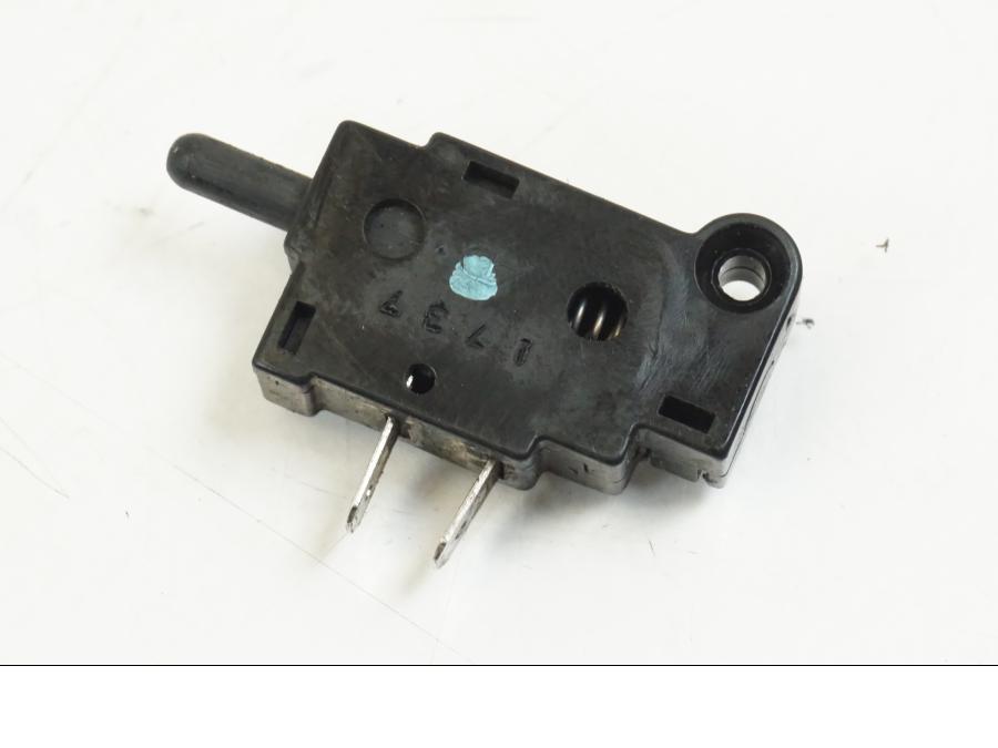 Höger sida på Kopplingskontakt från en Honda CB 650 F Hornet -2017 motorcykel.