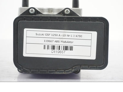 Snett uppifrån på ABS Modulator från en Suzuki GSF 1250 -2010 motorcykel.