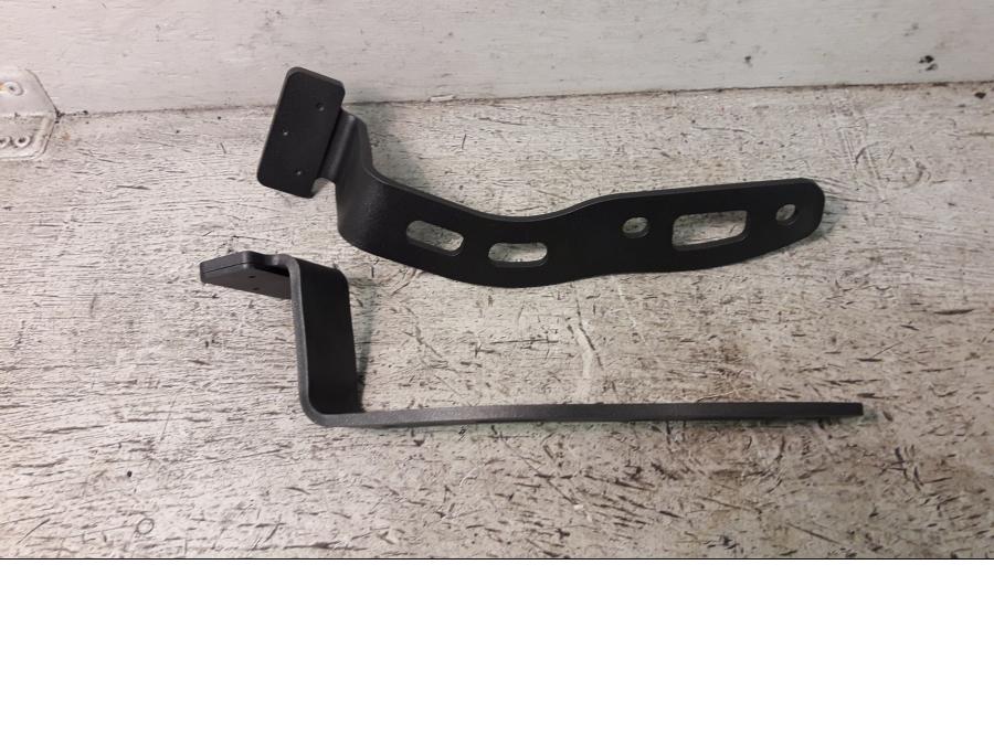 Vänster sida på Sidoväskhållare från en Yamaha MT-07 Tracer -2019 motorcykel.