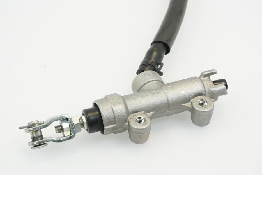 Höger sida på Bromshuvudcylinder från en Kawasaki Z 1000 -2014 motorcykel.