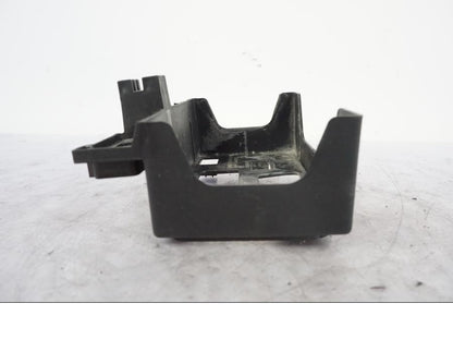 Snett uppifrån på Batterihållare från en KTM 690 SMCR -2016 motorcykel.