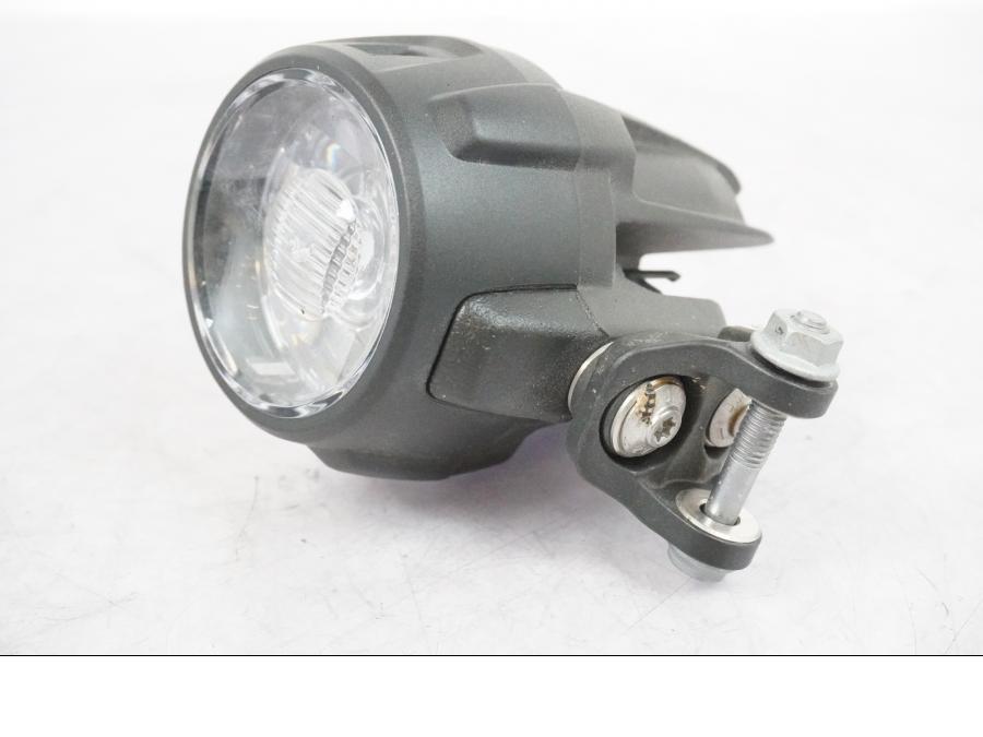 Framsidan på Extraljus från en BMW R 1250 GSA -2021 motorcykel.