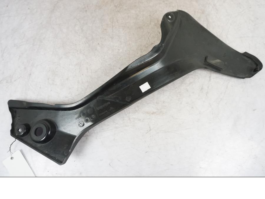 Snett uppifrån på Sidopanel från en Triumph Tiger -2009 motorcykel.