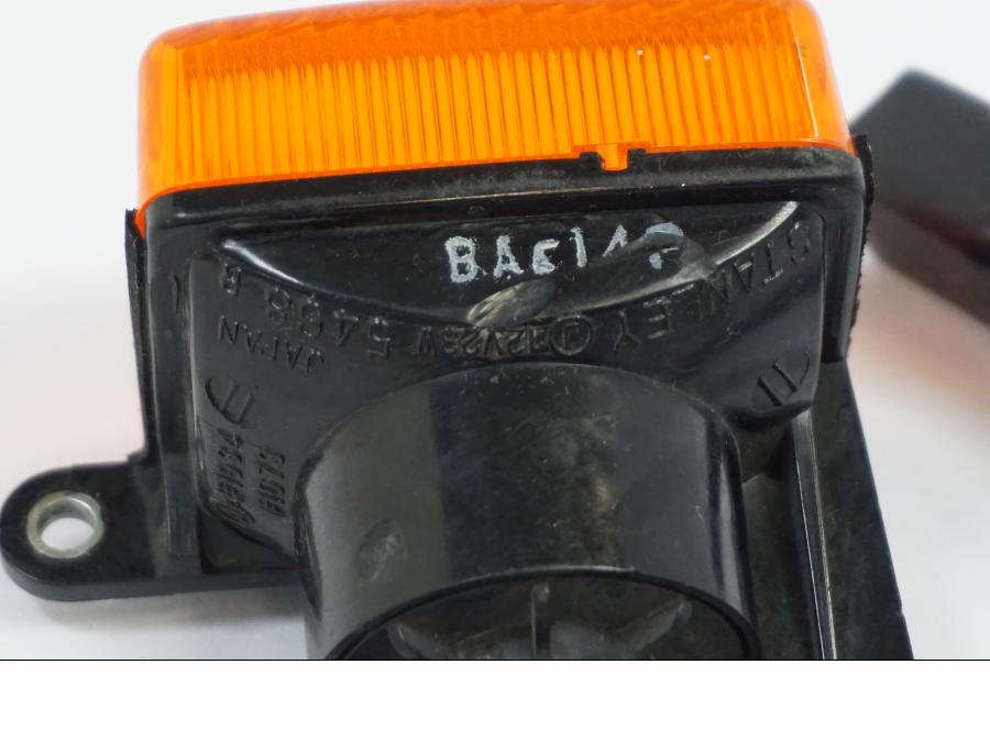 Snett nerifrån på Blinkers från en Honda NX 650 -1992 motorcykel.