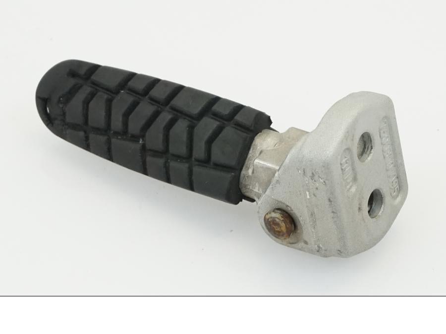 Baksidan på Fotpinne från en KTM 690 Duke -2012 motorcykel.