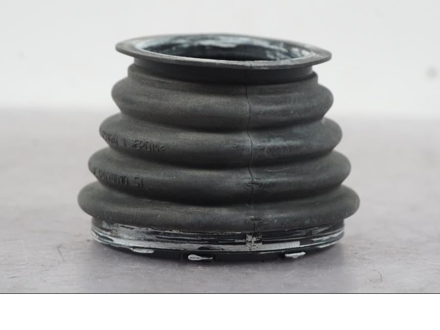 Vänster sida på Drivknut Damask från en BMW K 1600 GTL -2015 motorcykel.