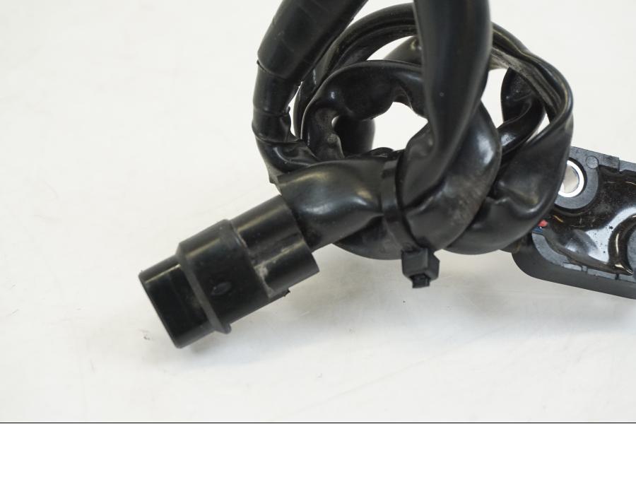 Extrabild1 på Kopplingskontakt från en Ducati Streetfighter V4 -2020 motorcykel.