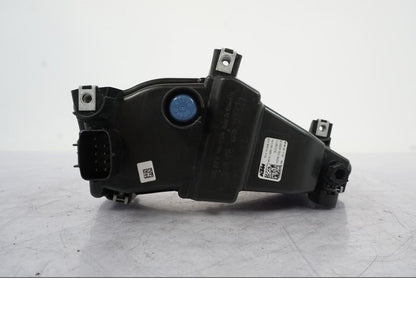 Extrabild2 på Strålkastare från en KTM 1290 Super Duke -2019 motorcykel.