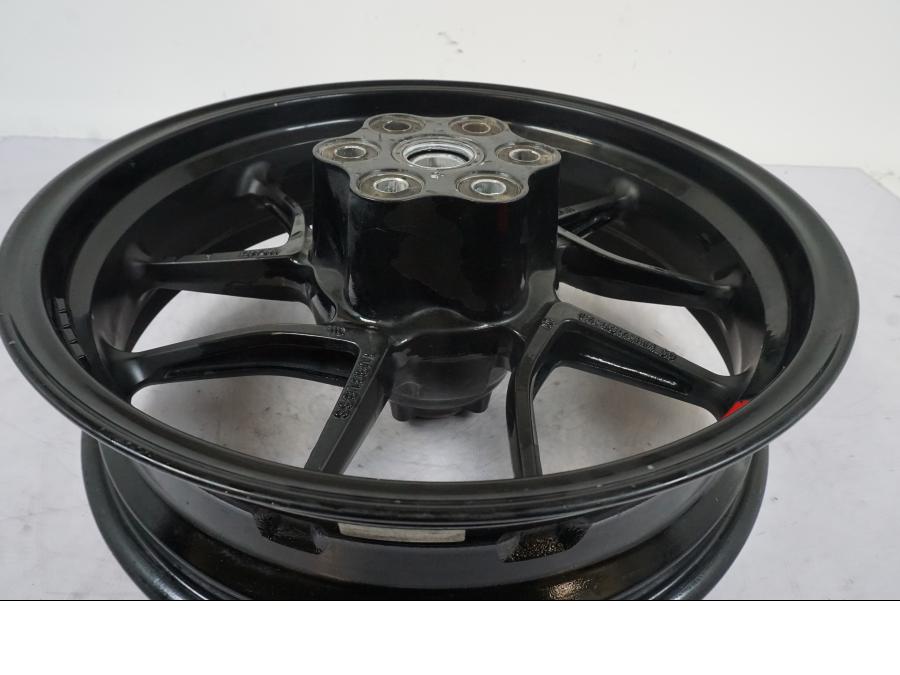 Extrabild2 på Fälg från en Ducati Multistrada 1158 V4 -2021 motorcykel.